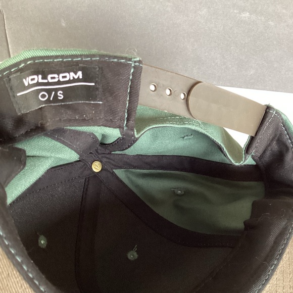 Volcom SnapBack Hat - Picture 11 of 11